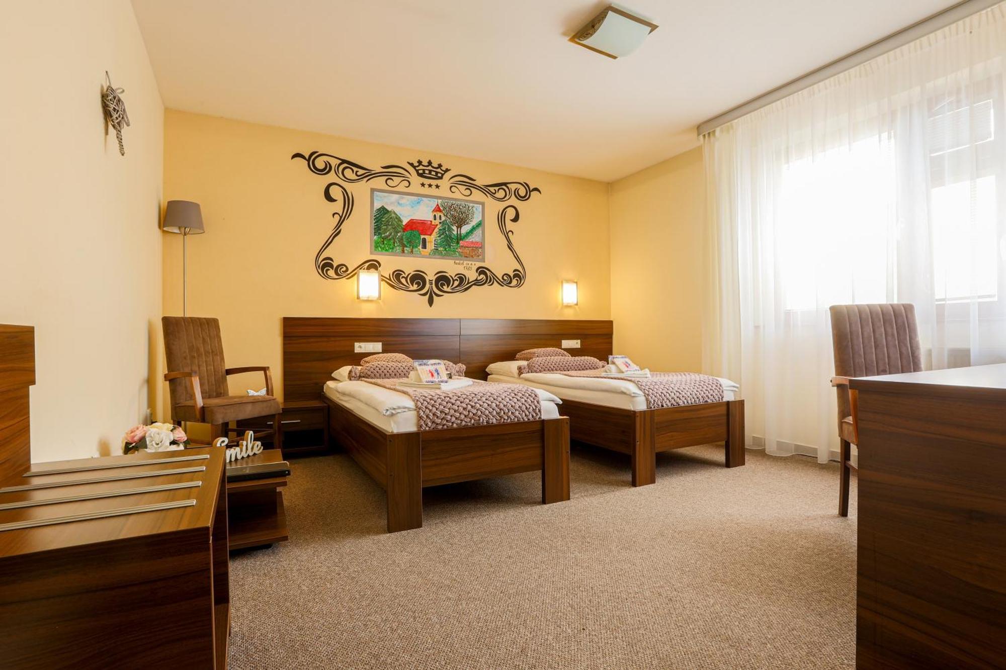 Grand Hotel Senica, Garni المظهر الخارجي الصورة